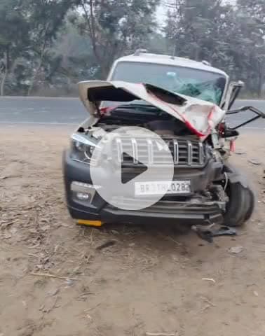 गरखा: गढ़खा में टायर फटने से स्कॉर्पियो पलटी, दो युवकों की मौत, एक घायल