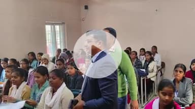 बिहार: शिक्षा विभाग द्वारा डिजिटल स्टूडियो से प्रतियोगिता परीक्षा की तैयारी कराई जाएगी: जिलाधिकारी