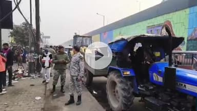 मथुरा: नगर निगम ने मंडी चौराहा पर अतिक्रमण के खिलाफ अभियान चलाया, ठैलों को हटाकर लगाया जुर्माना