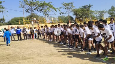 गोटेगांव में सहयोग क्रीड़ा मंडल द्वारा राष्ट्रीय कबड्डी खेल महोत्सव का भव्य आगाज हुआ है! इस महोत्सव में देश भर से खिलाड़ी अपनी प्रतिभा दिखाने पहुंच रहे हैं। इस आयोजन का मुख्य आकर्षण 35 लाख रुपये की इनामी राशि वाला टूर्नामेंट है,