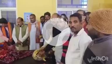 गोरमी: भाजपा कार्यकर्ताओं ने अटल जी की पुण्यतिथि पर किया फल वितरण