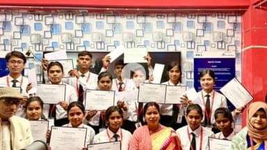 बलियापुर: बलियापुर में ग्रेजुएशन समारोह आयोजित, प्रखंड प्रमुख व सीओ मुरारी नायक रहे मुख्य अतिथि