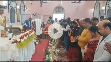 सांगानेर: जयपुर के विभिन्न चर्चों में उल्लास और रीति-रिवाज के साथ मनाया गया क्रिसमस डे, हजारों श्रद्धालुओं ने की प्रार्थना