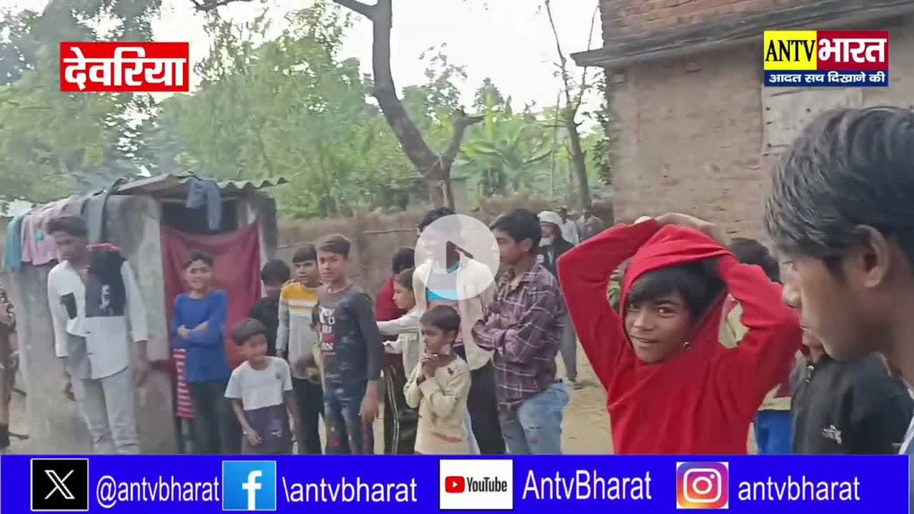 #गौरीबाजार के #सवना_परशुराम गांव में #विशालकाय #अजगर से दहशत,वन विभाग की टीम ने किया साहसिक रेस्क्यू