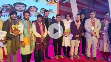 आज़मगढ़: आजमगढ़ महोत्सव के दूसरे दिन संगीत कार्यक्रम संपन्न, जनपद के कलाकारों को प्रशस्ति पत्र देकर किया गया सम्मानित