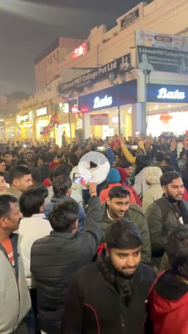 आप कभी तो कैसी लागी कमेंट बॉक्स में बतायें और अच्छी लागी सपोर्ट करियेगा 

#barabanki #viral #updates #lucknow