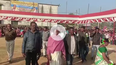 चक्रधरपुर: चक्रधरपुर के बुढ़ीगोड़ा में खेलकूद प्रतियोगिता आयोजित, सांसद जोबा माझी रहीं मौजूद, उमड़ी भीड़