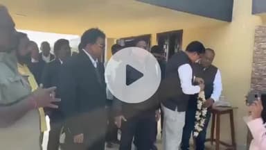 चक्रधरपुर: आसनतलिया स्थित कुडमी भवन में शहीद निर्मल महतो की जयंती मनाई गई, विधायक भी मौजूद रहे