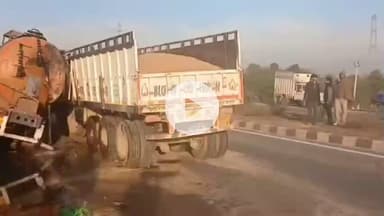 सांगानेर: जयपुर चाकसू हाईवे पर सड़क किनारे टायर बदल रहे ट्रेलर और केमिकल से भरे टैंकर की हुई जबरदस्त भिड़ंत, टैंकर चालक की हुई मौत
