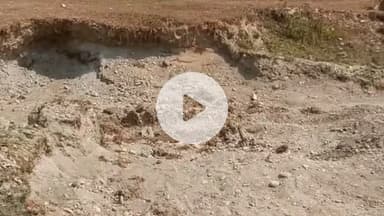 খড়িবাড়ি: খড়িবাড়িতে নদী থেকে বালি-পাথর চুরি, অভিযান চালিয়ে একটি ট্রাক্টর আটক করলো পুলিশ