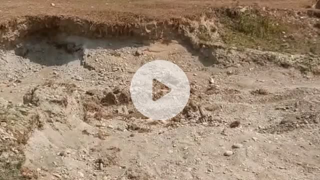 খড়িবাড়ি: খড়িবাড়িতে নদী থেকে বালি-পাথর চুরি, অভিযান চালিয়ে একটি ট্রাক্টর আটক করলো পুলিশ
