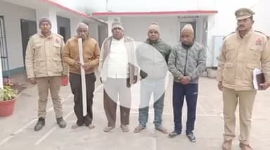 "बाराबंकी पुलिस की बड़ी कार्रवाई! 😱 4 वांछित अभियुक्त गिरफ्तार, 18 के खिलाफ शांतिभंग की कार्रवाई 👮‍♂️
कोतवाली नगर पुलिस ने बड़ेल नहर के पास से 4 आरोपियों को पकड़ा