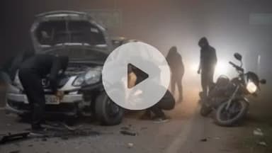 भिवानी: दुर्घटना के बाद खड़ी कार के टायर चोरी, कोहरे में बाइक से टक्कर, इलाज के बाद लौटने पर पता चला