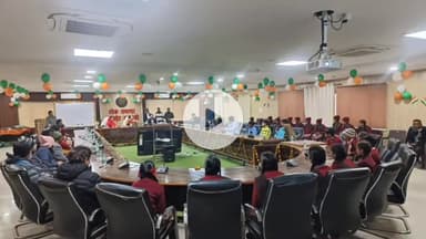 नवाबगंज: कलेक्ट्रेट के लोक सभागार में वीर बाल दिवस कार्यक्रम का आयोजन, उत्कृष्ट प्रदर्शन करने वाले बच्चों को किया गया सम्मानित