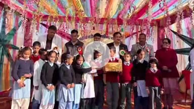 निहरी: चाय का डोहरा स्कूल में वार्षिक पारितोषिक वितरण समारोह धूमधाम से संपन्न, पूर्व सीपीएस सोहन लाल ठाकुर ने मेधावी छात्रों को नवाजा