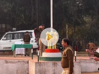 गया टाउन सीडी ब्लॉक: SSP कांतेश कुमार मिश्र ने पुलिस केंद्र में साप्ताहिक पुलिस परेड का निरीक्षण किया, पुलिस अधिकारियों को निर्देश दिए