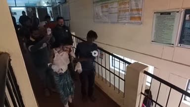 कपकोट: ओखलधार क्षेत्र में सड़क निर्माण में लगे मजदूर आग से झुलसे, सामुदायिक स्वास्थ्य केंद्र कपकोट लाया गया इलाज के लिए