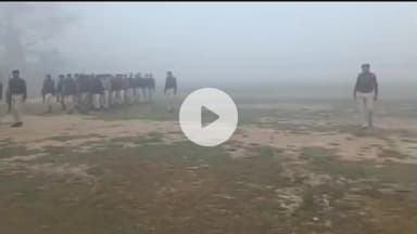 सिंघेश्वर: एसपी के निर्देश पर पुलिस केंद्र सिंहेश्वर में पुलिसकर्मियों के बीच अनुशासन बनाए रखने के लिए परेड का आयोजन