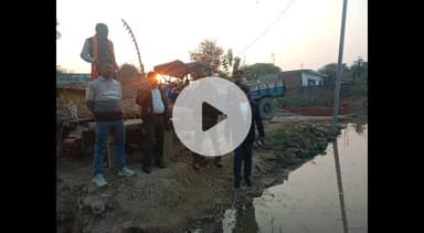 मानिकपुर: उप जिलाधिकारी मउ ने जलभराव की समस्या का निदान किया, अंबेडकर नगर में नाला खुदवाकर पानी की निकासी सुनिश्चित की