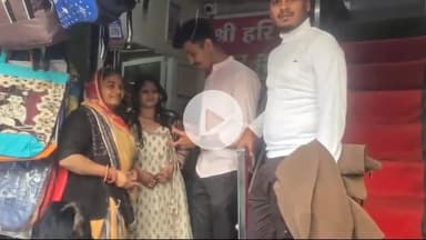 पुनासा: ओंकारेश्वर में ईमानदारी की मिसाल, होटल कर्मी ने नोटों से भरा पर्स लौटाया