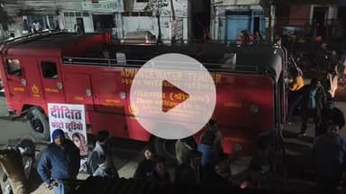 पुराना बस स्टैंड गोटेगांव दीक्षित फोटो स्टूडियो में बिजली का शॉर्ट सर्किट होने की वजह से आग लग गई जिस दुकान का सामान जल गया