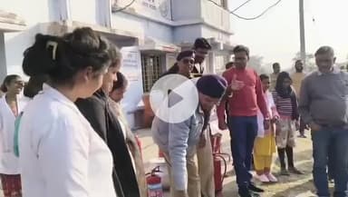 चक्रधरपुर: लोदोडीह के कल्याण अस्पताल में जिला अग्निशमन विभाग ने आग बुझाने का प्रशिक्षण दिया