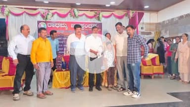 ಆಲೂರು: ಪಟ್ಟಣದ ಖಾಸಗಿ ಕಲ್ಯಾಣ ಮಂಟಪದಲ್ಲಿ ಪ್ರತಿಭಾವಂತ ವಿದ್ಯಾರ್ಥಿಗಳಿಗೆ ಪ್ರತಿಭಾ ಪುರಸ್ಕಾರ ಕಾರ್ಯಕ್ರಮ