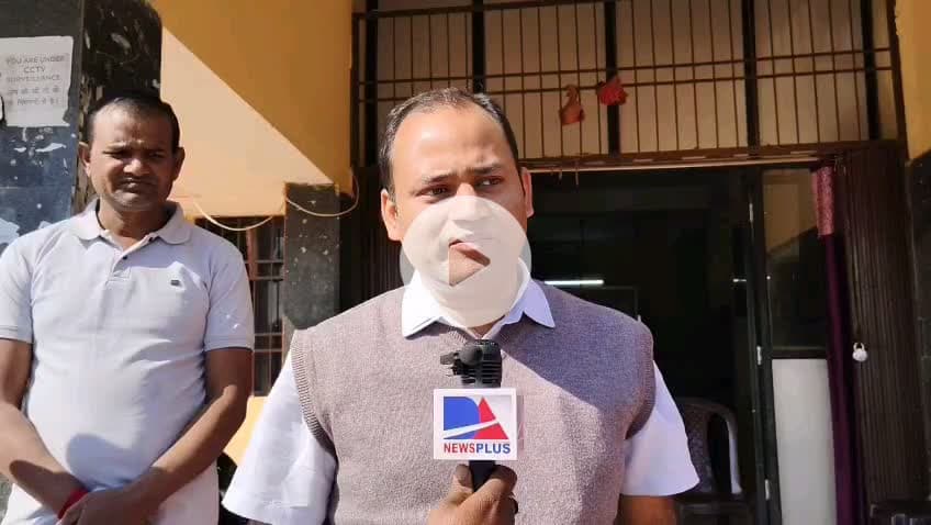बीएमओ के द्वारा प्राथमिक स्वास्थ्य केंद्र दतान का निरीक्षण अनुपस्थित डॉक्टर के ऊपर कारण बताओ बताओ नोटिस जारी