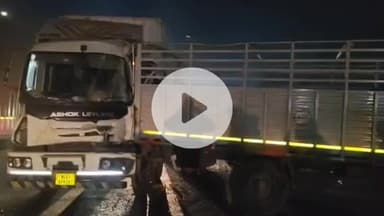 नरसिंहपुर: नेशनल हाईवे 44 पर ट्रक और कंटेनर की भिड़ंत, दो लोग गंभीर घायल