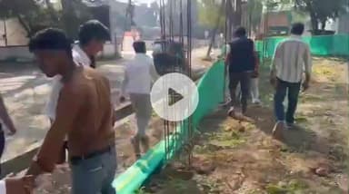 मंदसौर: एनएसयूआई ने छात्रावास की भूमि पर अवैध निर्माण तोड़ा