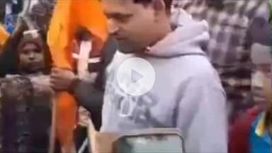 बेलागंज: बेलागंज में विहिप-बजरंग दल का बांग्लादेश के खिलाफ विरोध मार्च, राष्ट्रपति यूनुस का पुतला दहन