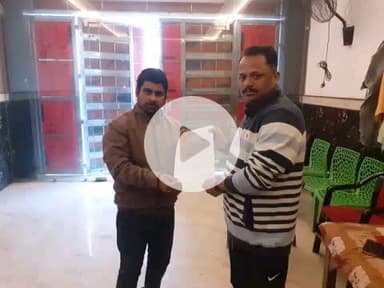 मुंगेर विकास मंच सह सचिव एडवोकेट प्रणव कुमार ने लाल दरवाज़ा स्थित बन्द पड़े विधुत शवदाह गृह को चालू करवाने की मांग को लेकर डिप्टी मेयर खालिद हुसैन को ज्ञापन सौंपा