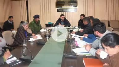 निहरी: पॉइजन एक्ट के तहत तेजाब नियंत्रण को लेकर उपायुक्त ने की समीक्षा, बिना लाइसेंस तेजाब का भंडारण और बिक्री अवैध- उपायुक्त