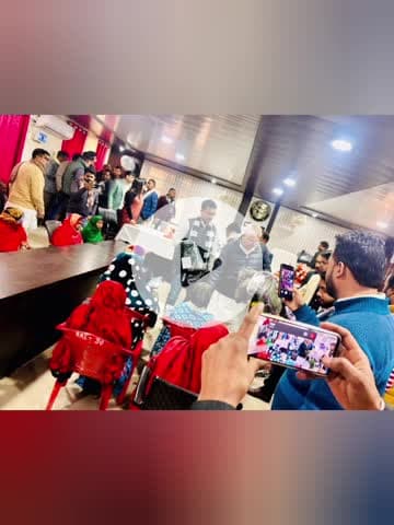 आज तहसील‌ तिलोई‌ में शीतलहर‌ से बचाने के लिए‌ किया गया शासन द्वारा कबल‌ का वितरण