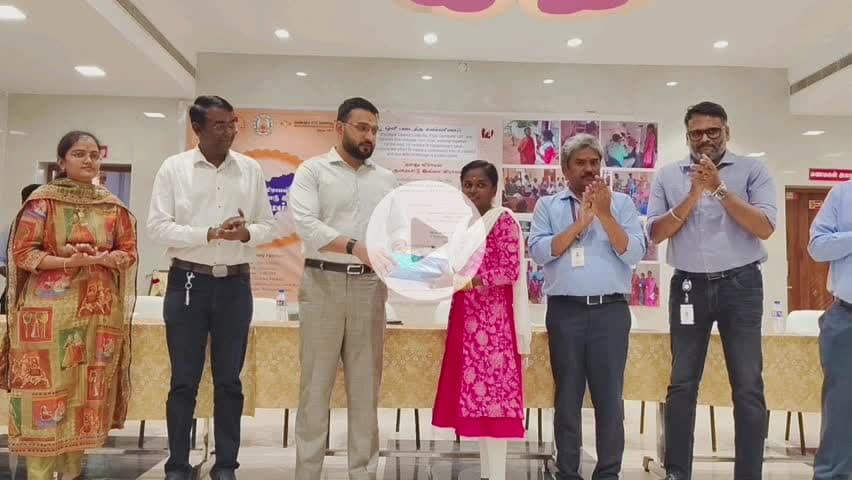 இராஜபாளையம்: டிபி மிஸ் சாலையில் அமைந்துள்ள தனியார் திருமண மண்டபத்தில்  சங்கரா கண் மருத்துவமனையில் நமது கிராம கண் குறைபாடு இல்லாதகிராமம்தன்னார்வலர்களுக்கு சான்றிதழ்