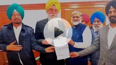 ਨਾਭਾ: ਵਿਸ਼ਕਰਮਾ ਭਵਨ ਉਦਘਾਟਨ ਮੌਕੇ ਵਿਧਾਇਕ ਗੁਰਦੇਵ ਸਿੰਘ ਦੇ ਮਾਨ ਨੇ 10 ਲੱਖ ਦਾ ਚੈੱਕ ਵਿਸ਼ਕਰਮਾ ਭਵਨ ਨਾਭਾ ਕਮੇਟੀ ਨੂੰ ਕੀਤਾ ਭੇਂਟ