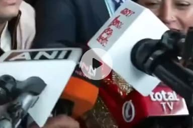 सदर बाज़ार: दिल्ली की मुख्यमंत्री रेखा गुप्ता ने मरघट वाले हनुमान बाबा मंदिर में पूजा अर्चना की