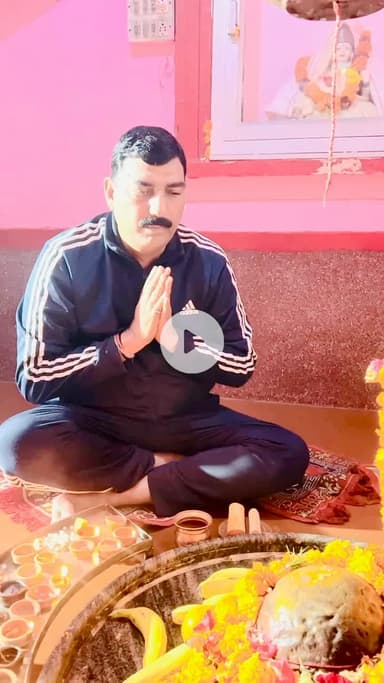 राचीन शिव मंदिर भनियावाला मंदिर उत्तराखण्ड में दर्शन एवं पूजन । नए साल पर सभी शिव भक्तों की मनोकामना पूरी हो। 
#har_har_mahadev
#om_namah_shivay