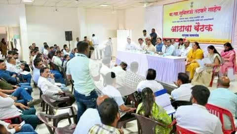 मानगाव: खासदार सुनील तटकरे यांच्या अध्यक्षतेखाली माणगाव तालुक्यात सुरू असलेल्या विकासकामांची आढावा बैठक