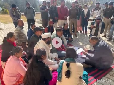 ज़िला अधिकारी चम्पावत के आश्वासन के बाद लोहाघाट ब्लॉक के बीडीसी सदस्यों का धरना हुआ समाप्त।