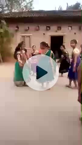 Aaj hamare gram jatadeori mohalla basinpat me chherchhera ke uplaksya me ladkiyon dwara suwa nritya kiya gaya