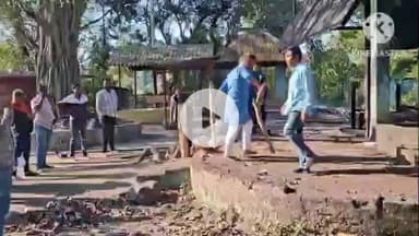 মৰিয়নি: এগৰাকী অচিনাক্ত মহিলাৰ মৃতদেহ মৰিয়নি শ্মশানত সৎকাৰ কৰে বিধায়ক ৰূপজ্যোতি কুৰ্মীয়ে