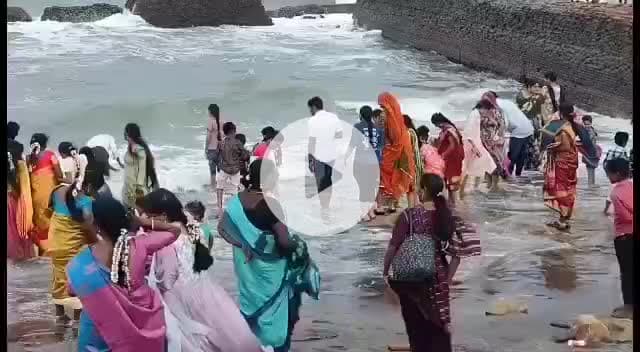 மயிலாடுதுறை: ஓசோன் காற்று அதிகம் வீசும் தரங்கம்பாடி கடற்கரையில் தொடர் விடுமுறை ஒட்டி குவிந்த சுற்றுலா வாசிகள்