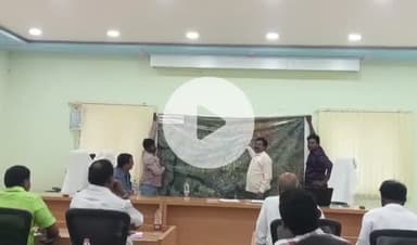 నిజాంపేట్: మెదక్ ముసాయిదా ఓటర్ జాబితా పై చర్చ నిర్వహించిన వివిధ పార్టీ నాయకులు