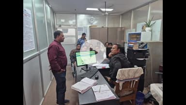 মহিষাদল: মাধ্যমিক পরীক্ষার্থীদের বাস পরিষেবা ফ্রী করলো জানালেন বাস সংগঠনের সম্পাদক শিবপ্রসাদ বেরা মহিষাদলে