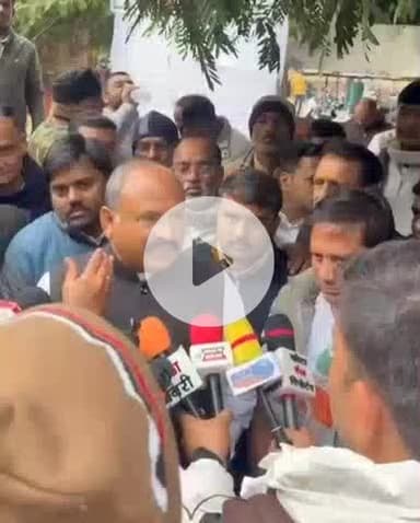 राजस्थान की भाजपा सरकार के 2 साल पूरे होने के खिलाफ कांग्रेस जन ने निकाली पोल खोल रैली
#kota #rajasthancongress@