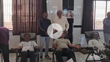 કુંકાવાવ: વડીયા ખાતે રત્નદાન કેમ્પનું આયોજન કરવામાં આવ્યું પૂર્વ કેબિનેટ મંત્રી બાવકુભાઈ સહિત આગેવાનો હાજર