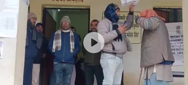 डुमरी कटसरी: डीएम के निर्देश पर डुमरी कटसरी प्रखंड क्षेत्र में बीडीओ ने ई-केवाईसी किसान कार्य का जायजा लिया