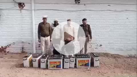 बवानी खेड़ा: थाना बवानी खेड़ा पुलिस ने पेट्रोल पंप से बैटरी चोरी करने वाले 2 शातिर आरोपियों को किया गिरफ्तार, 10 बैटरी व वेगनआर गाड़ी बरामद