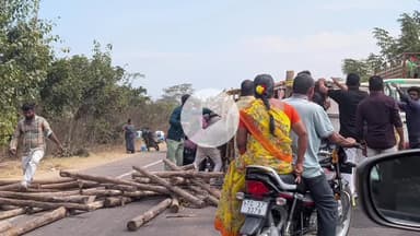 గోవిందరావుపేట: మచ్ఛాపూర్ వద్ద ఆటో ట్రాలీ బోల్తా